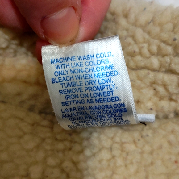 ❤️BNW/OT❤️💲5 for $20💲 4T Red Button Faux Fur Collar Coat - Picture 5 of 8